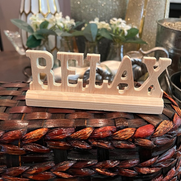 Greenbrier International Relax Wooden Word Sign 6 inches - Picture 1 of 2